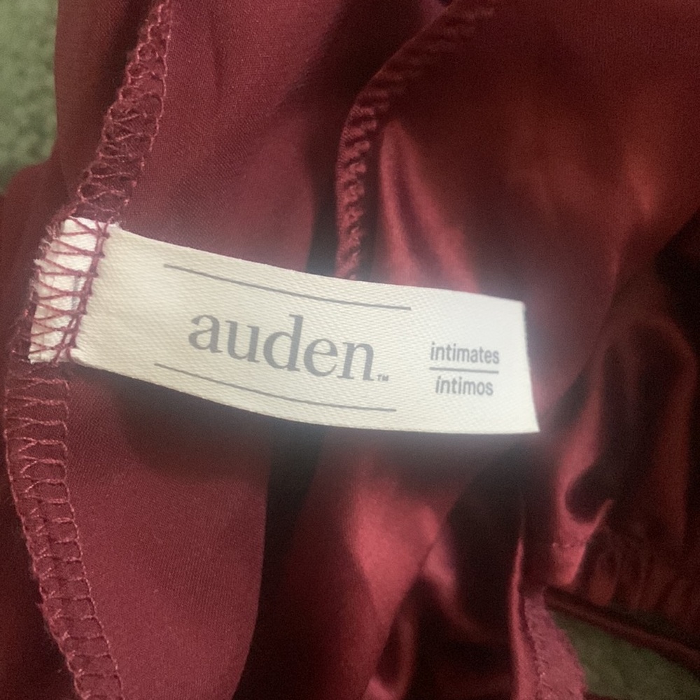 Auden burgundy satin slip - Picture 4 of 4